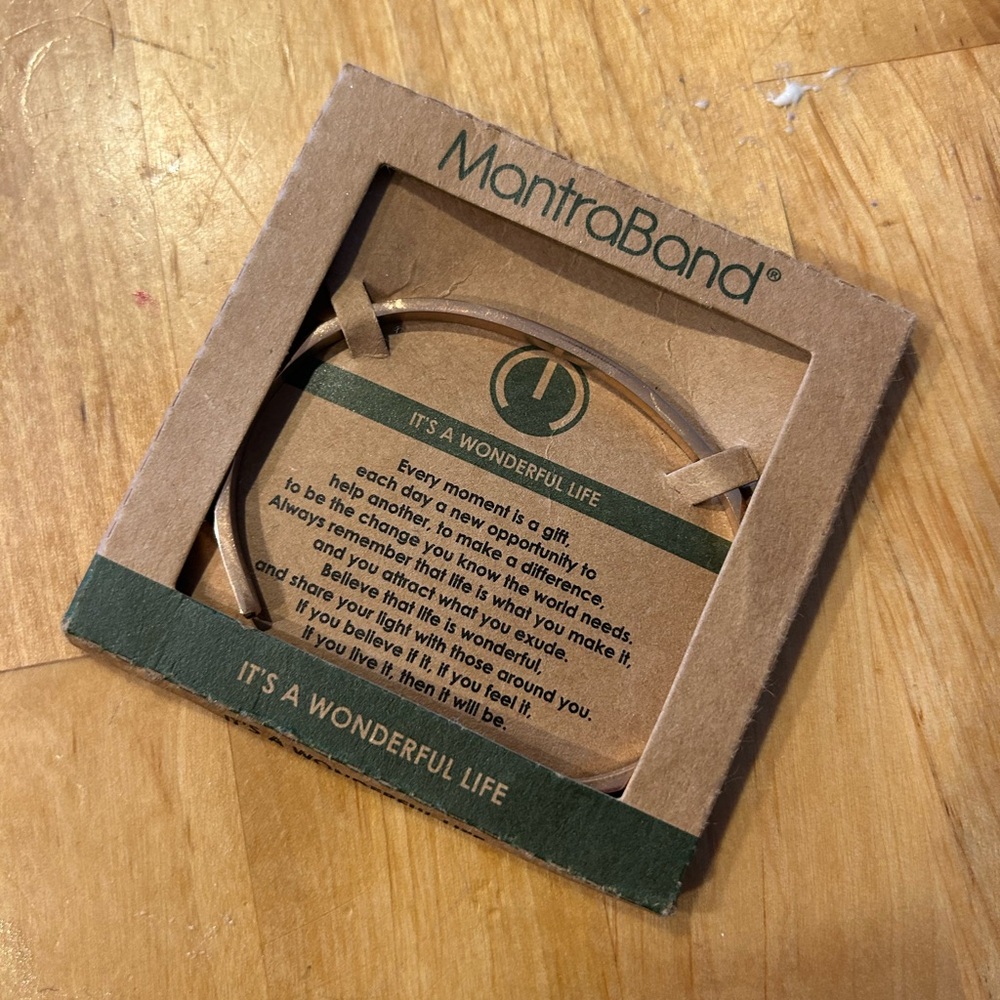 Mantraband “it’s a wonderful life” thin gold bracelet-new